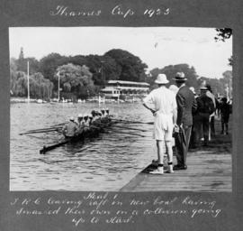 Henley 1925 - Thames Cup, TRC paddling to start in new boat after a collision